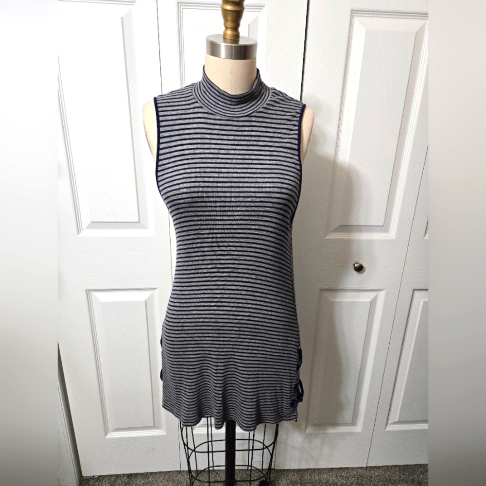 Cable & Gauge Gray & Blue Striped Ribbed Knit Dress With Lace Up, Size Medium